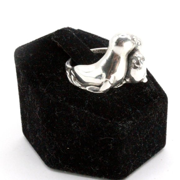 Contemporary Modern Sterling Silver Sea Lions Mom & Pups Ring - Picture 3 of 12